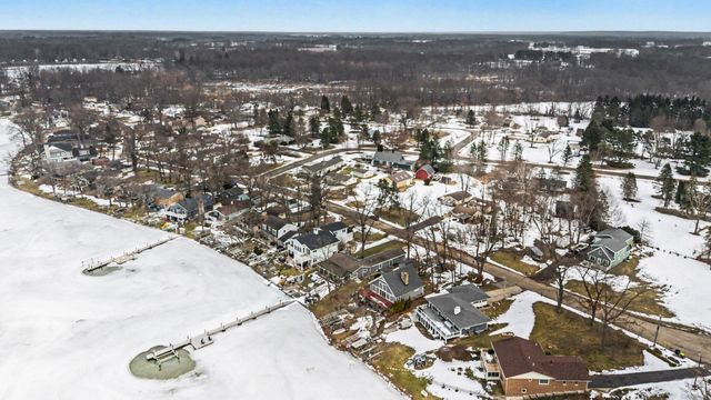 50389 E Lake Shore Drive, Silver Creek Twp, MI 49047