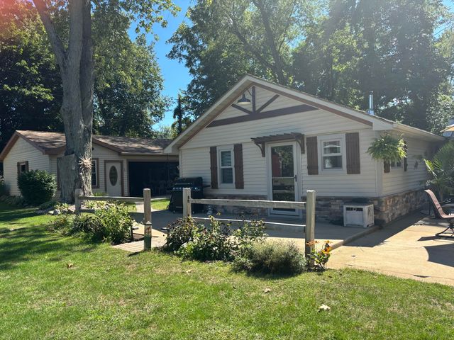 50389 E Lake Shore Drive, Silver Creek Twp, MI 49047