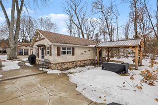 50389 E Lake Shore Drive, Silver Creek Twp, MI 49047