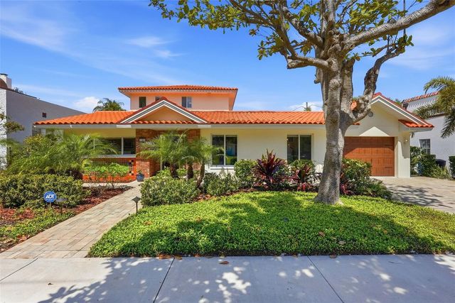 125 23RD AVENUE NE, St Petersburg, FL 33704