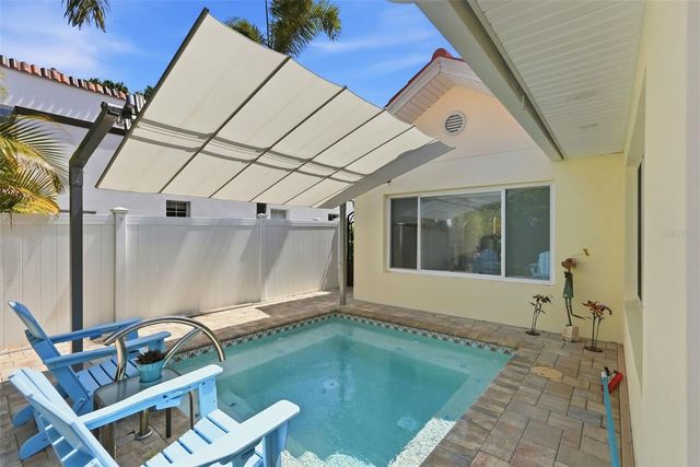 125 23RD AVENUE NE, St Petersburg, FL 33704