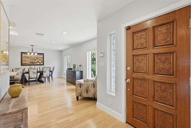 125 23RD AVENUE NE, St Petersburg, FL 33704