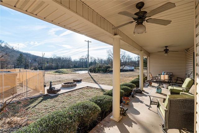 1002 N Ulmer Street, Greenwood, AR 72936