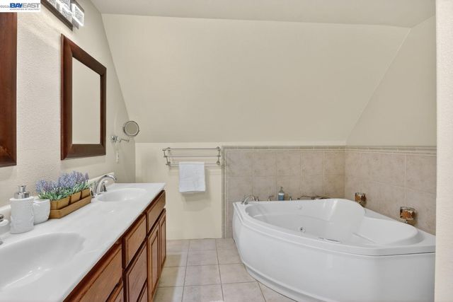 1328 E 25th St, Oakland, CA 94606