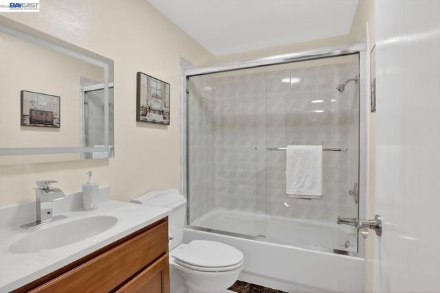1328 E 25th St, Oakland, CA 94606
