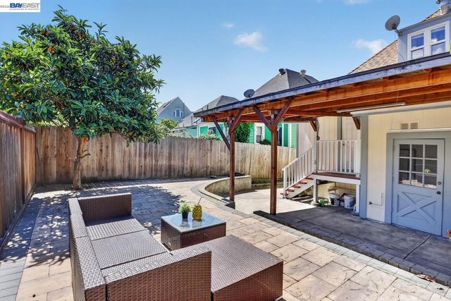 1328 E 25th St, Oakland, CA 94606