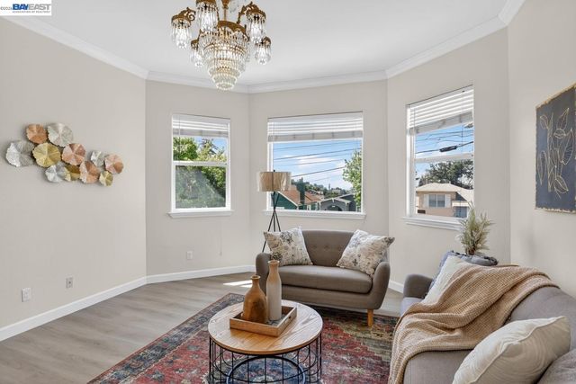 1328 E 25th St, Oakland, CA 94606