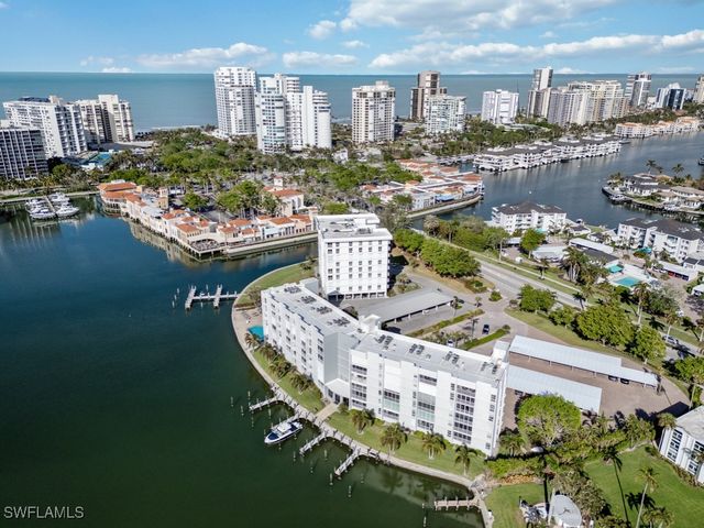 300 Park Shore DR 5A, Naples, FL 34103