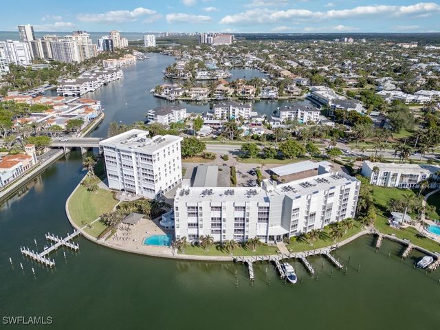 300 Park Shore DR 5A, Naples, FL 34103