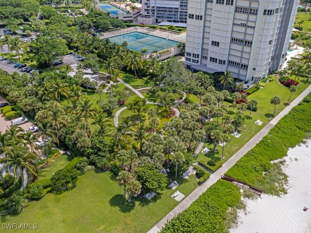 300 Park Shore DR 5A, Naples, FL 34103