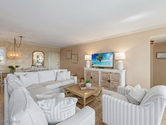 300 Park Shore DR 5A, Naples, FL 34103