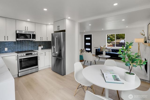 8421 39th Avenue SW, Seattle, WA 98136
