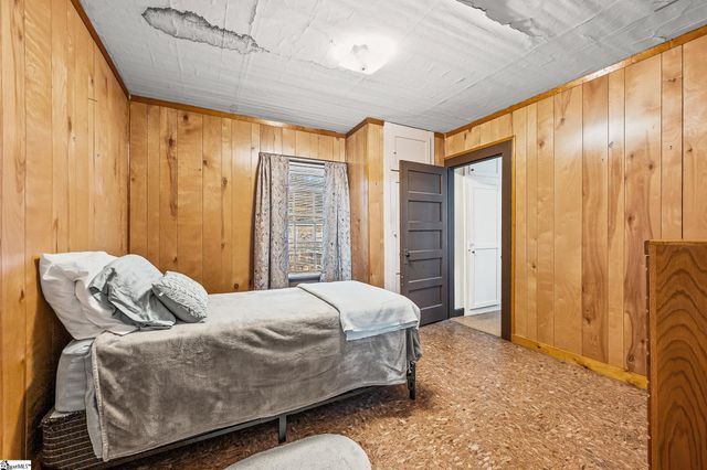 215 Virginia Avenue, Greenville, SC 29611