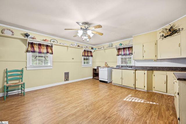 215 Virginia Avenue, Greenville, SC 29611