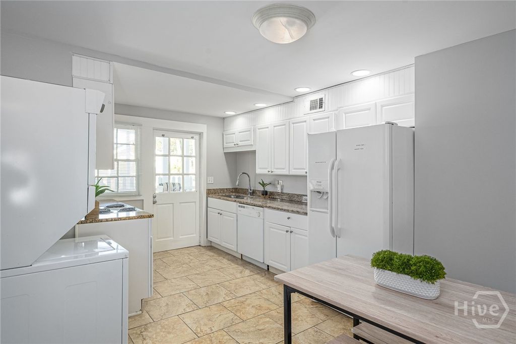 Image 31 of property listing at 1115 Jones Avenue, Tybee Island, GA 31328