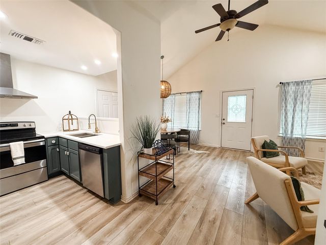 904 Ewing Street, Brenham, TX 77833