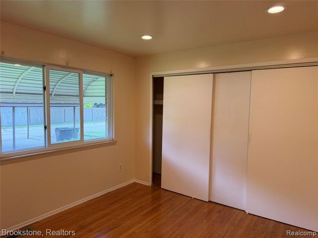 8401 18 Mile Road 241, Sterling Heights, MI 48313