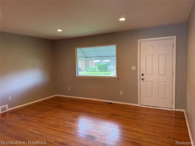 8401 18 Mile Road 241, Sterling Heights, MI 48313