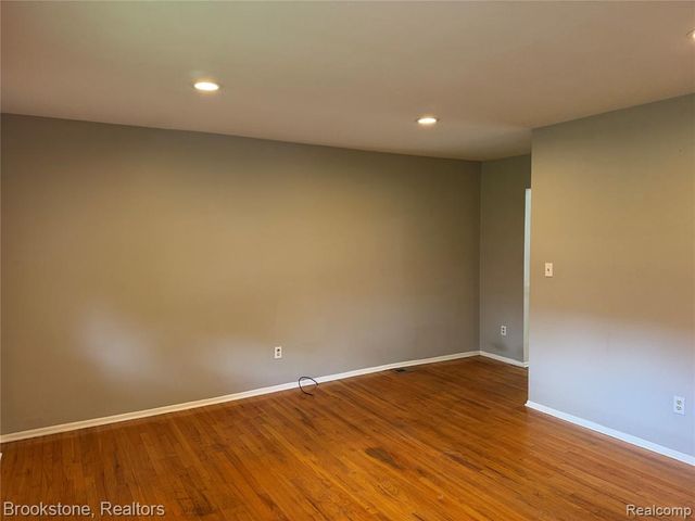 8401 18 Mile Road 241, Sterling Heights, MI 48313