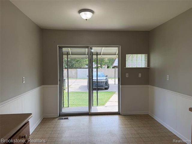 8401 18 Mile Road 241, Sterling Heights, MI 48313