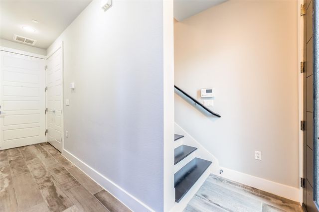 1417 Kramer LN 9, Austin, TX 78758