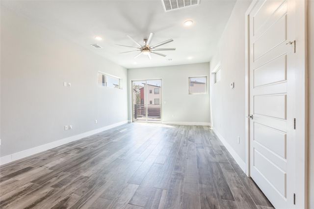 1417 Kramer LN 9, Austin, TX 78758