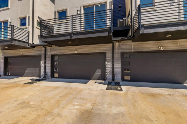 1417 Kramer LN 9, Austin, TX 78758