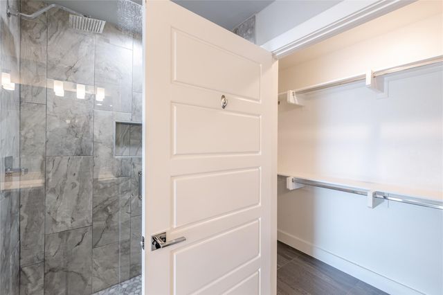 1417 Kramer LN 9, Austin, TX 78758