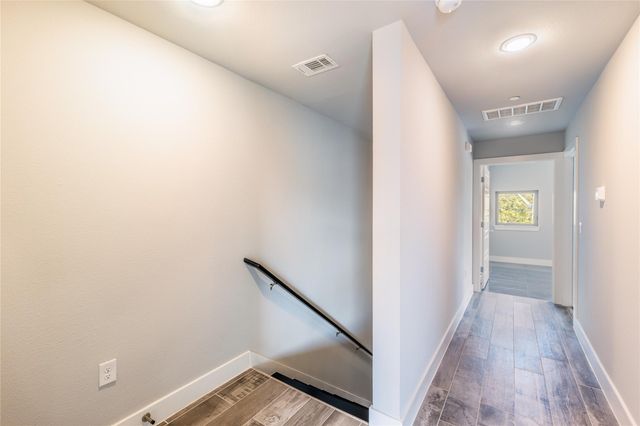 1417 Kramer LN 9, Austin, TX 78758