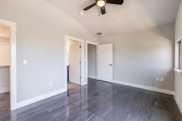 1417 Kramer LN 9, Austin, TX 78758