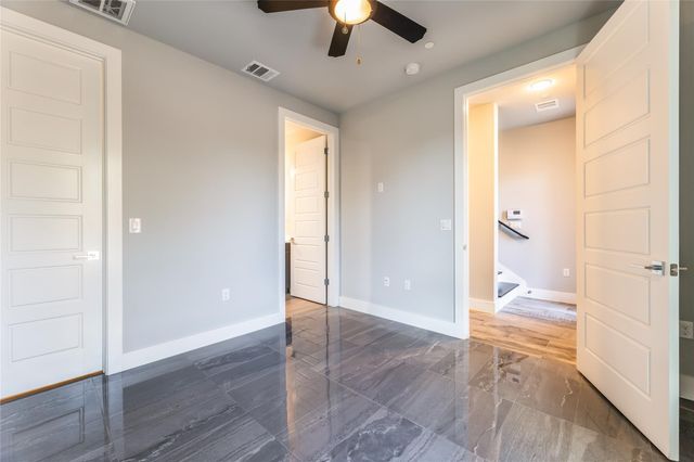 1417 Kramer LN 9, Austin, TX 78758