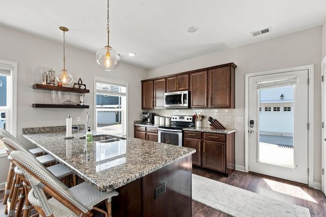 7534 Station Dr, Nashville, TN 37221