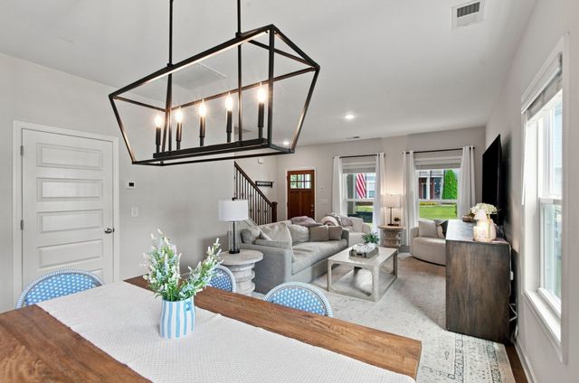 7534 Station Dr, Nashville, TN 37221