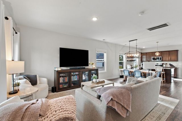 7534 Station Dr, Nashville, TN 37221