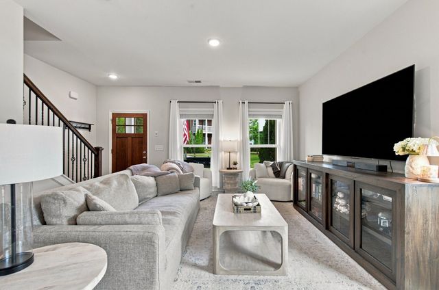 7534 Station Dr, Nashville, TN 37221