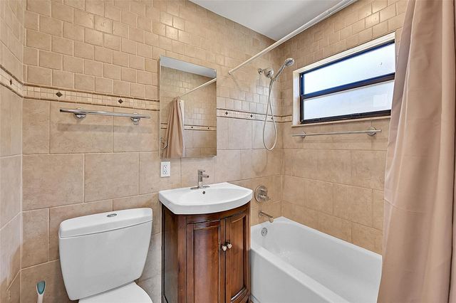 2200 NE 54TH Street East, Fort Lauderdale, FL 33308