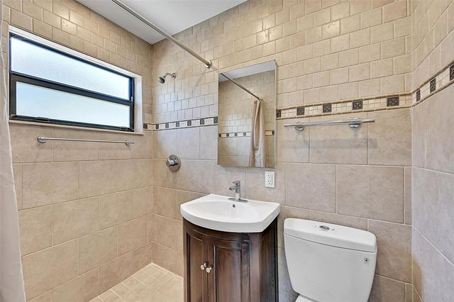 2200 NE 54TH Street East, Fort Lauderdale, FL 33308