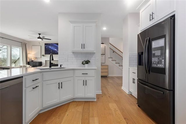 8507 N Elmwood Court, Kansas City, MO 64156