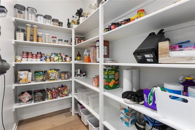 8507 N Elmwood Court, Kansas City, MO 64156