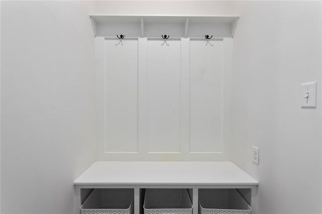 8507 N Elmwood Court, Kansas City, MO 64156