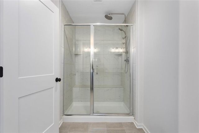 8507 N Elmwood Court, Kansas City, MO 64156