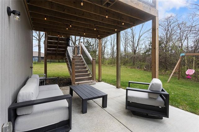 8507 N Elmwood Court, Kansas City, MO 64156