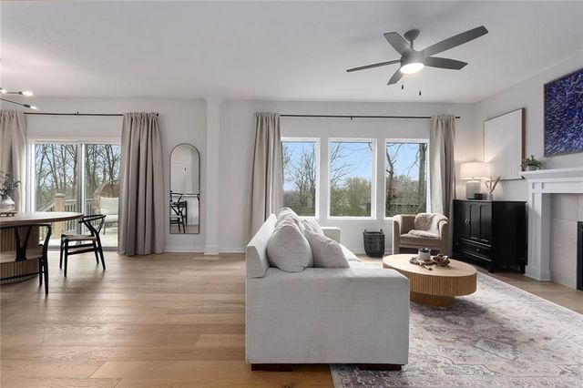 8507 N Elmwood Court, Kansas City, MO 64156