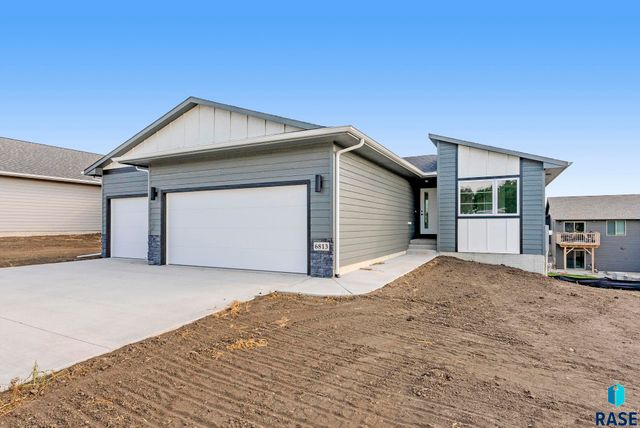 6813 W Viola Ct Court, Sioux Falls, SD 57107