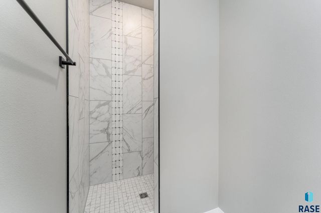 6813 W Viola Ct Court, Sioux Falls, SD 57107