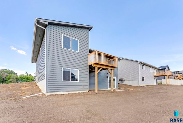 6813 W Viola Ct Court, Sioux Falls, SD 57107