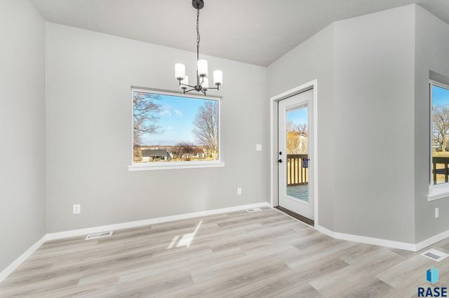 6813 W Viola Ct Court, Sioux Falls, SD 57107