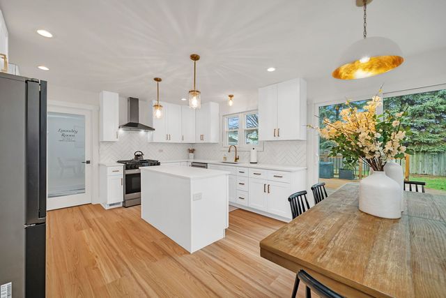 1111 Harvest Drive, Shorewood, IL 60404