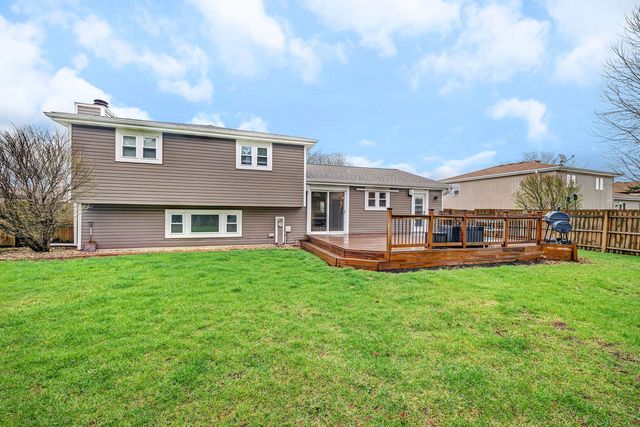 1111 Harvest Drive, Shorewood, IL 60404