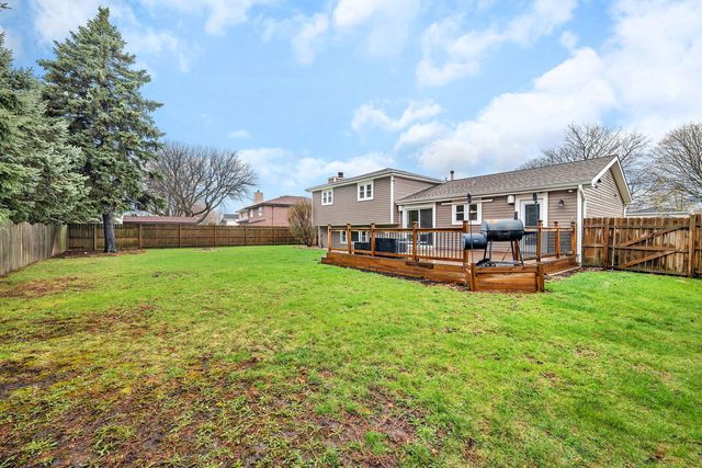 1111 Harvest Drive, Shorewood, IL 60404